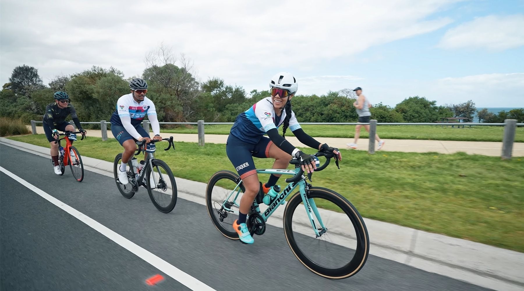 Tvarūs dviratininkų megztiniai: QIYI ekologiškos ir efektyvios aprangos naujovė